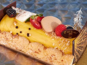 meringue, dark chocolate mousse, meringue and shaving